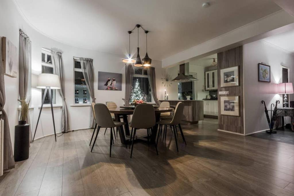 Superb Central Location, No Car Needed - Spacious Akureyri Exteriér fotografie