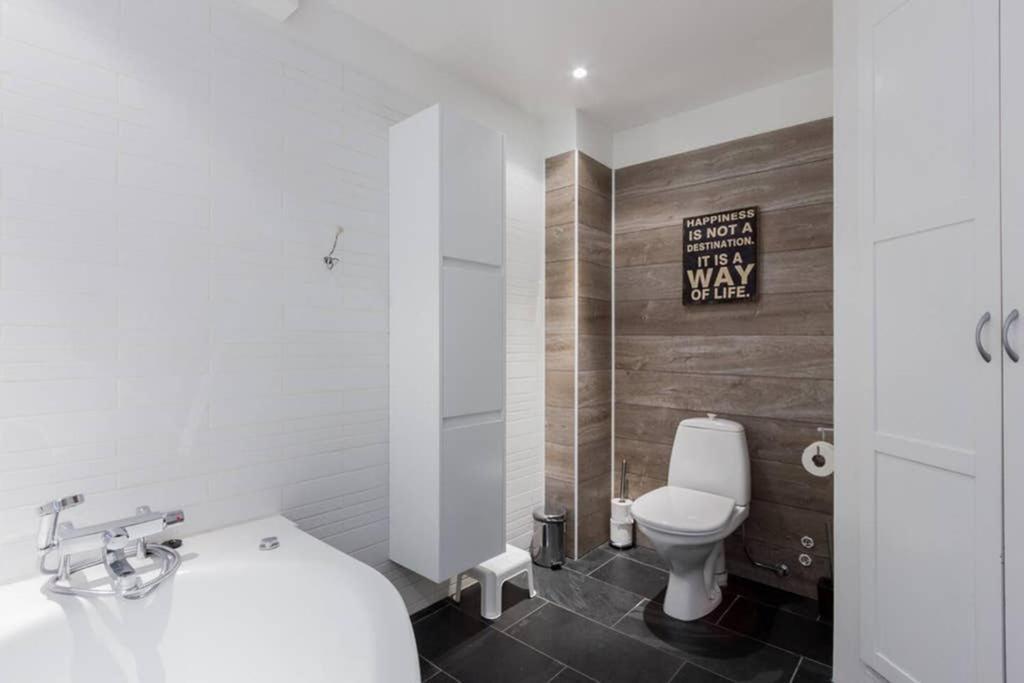 Superb Central Location, No Car Needed - Spacious Akureyri Exteriér fotografie